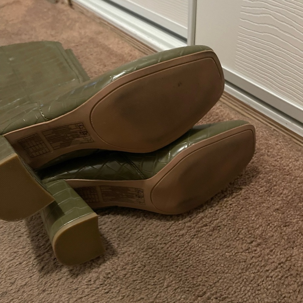 Olive Green Women's Boots - Picture 4 of 9